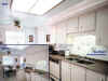 kitchen.jpg (28626 bytes)